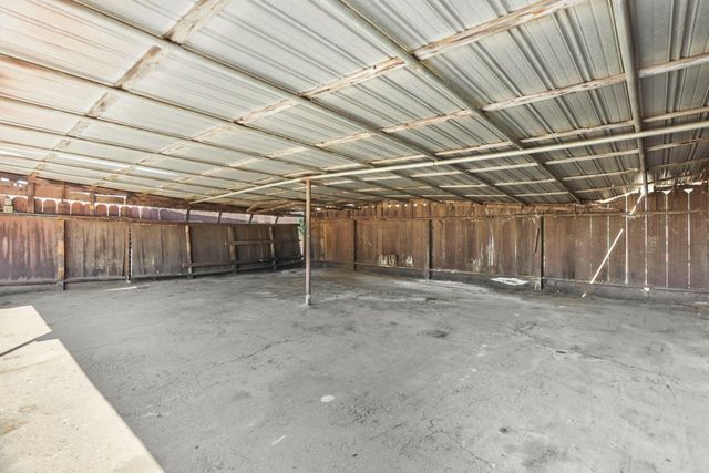 1077 Beyer Ln, Stockton, CA 95215