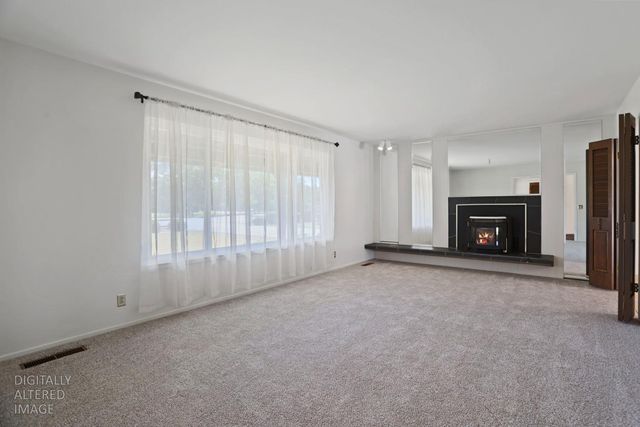 1077 Beyer Ln, Stockton, CA 95215