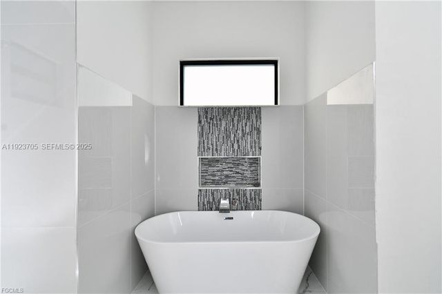 843 S Burns Ave S, Lehigh Acres, FL 33974