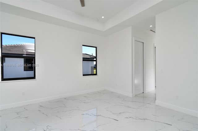 843 S Burns Ave S, Lehigh Acres, FL 33974