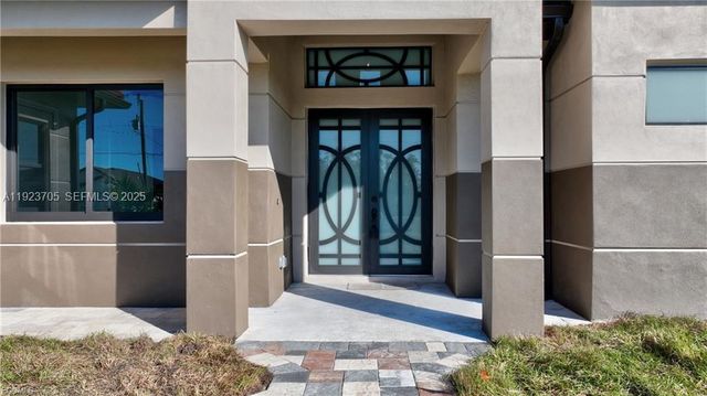 843 S Burns Ave S, Lehigh Acres, FL 33974