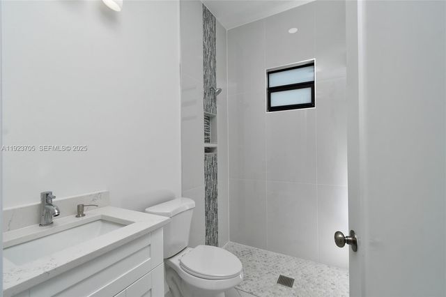 843 S Burns Ave S, Lehigh Acres, FL 33974