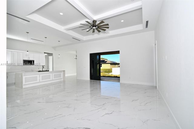 843 S Burns Ave S, Lehigh Acres, FL 33974