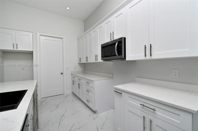 843 S Burns Ave S, Lehigh Acres, FL 33974