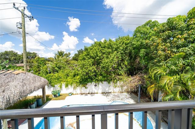 20200 NE 14th Avenue, Miami, FL 33179
