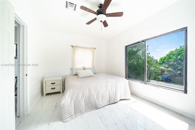20200 NE 14th Avenue, Miami, FL 33179