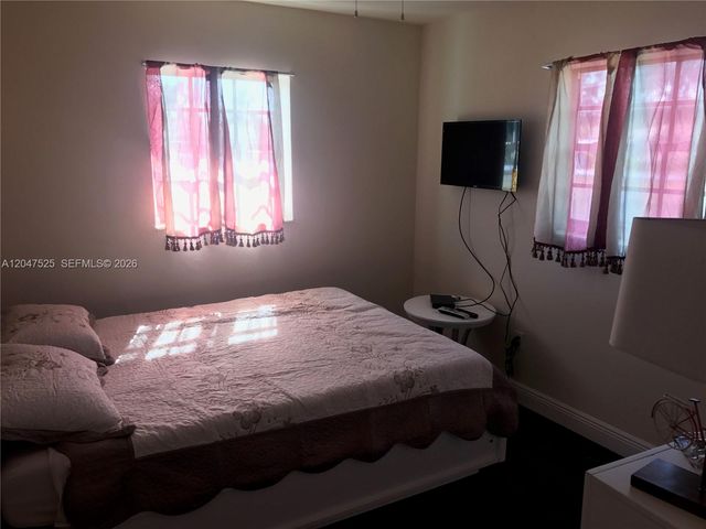20200 NE 14th Avenue, Miami, FL 33179