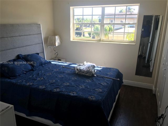 20200 NE 14th Avenue, Miami, FL 33179