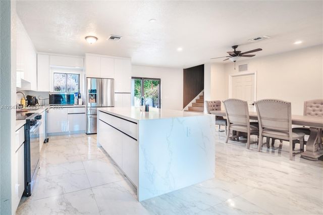 20200 NE 14th Avenue, Miami, FL 33179