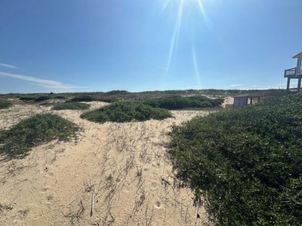 Image 7 of property listing at 2239 Sandfiddler Road Lot #8, Corolla, NC 27927
