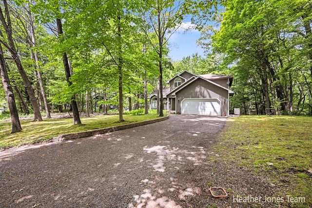 10288 Hathaway Drive, Eureka Twp, MI 48838