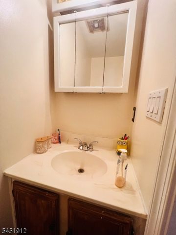 16 Victoria Ave, Newark City, NJ 07104