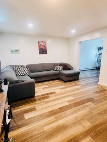 16 Victoria Ave, Newark City, NJ 07104