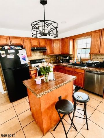 16 Victoria Ave, Newark City, NJ 07104