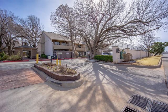 11120 Stratford Drive 214, Oklahoma City, OK 73120