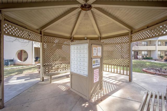 11120 Stratford Drive 214, Oklahoma City, OK 73120