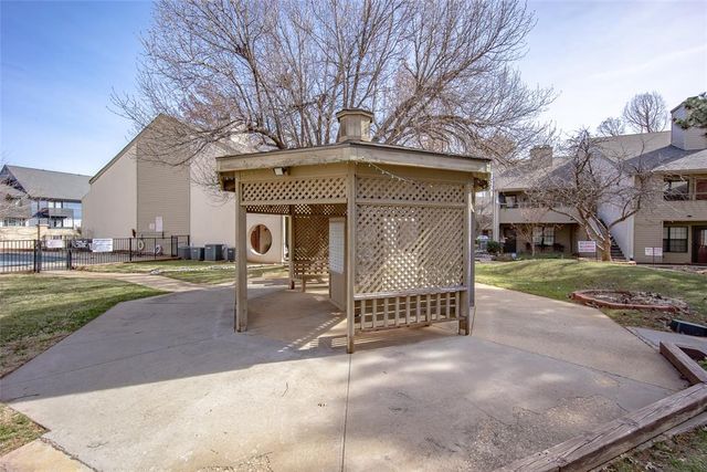 11120 Stratford Drive 214, Oklahoma City, OK 73120