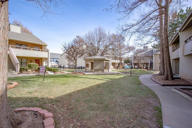 11120 Stratford Drive 214, Oklahoma City, OK 73120