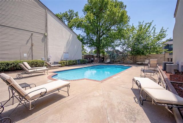 11120 Stratford Drive 214, Oklahoma City, OK 73120