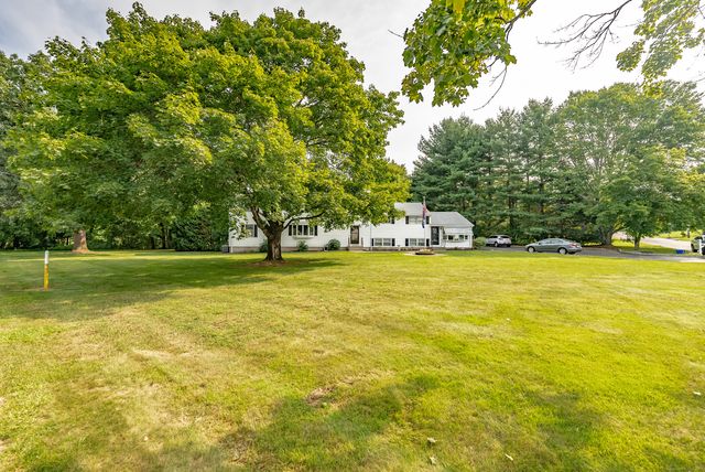 15 Roarke Road, North Haven, CT 06473