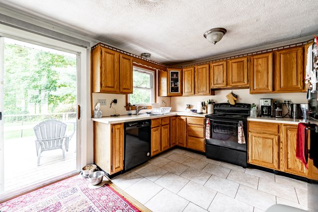 15 Roarke Road, North Haven, CT 06473