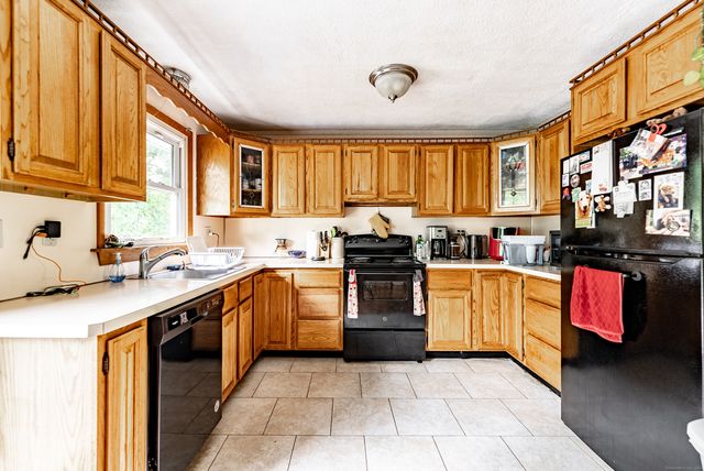 15 Roarke Road, North Haven, CT 06473