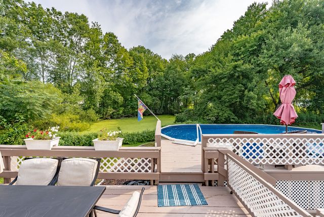 15 Roarke Road, North Haven, CT 06473