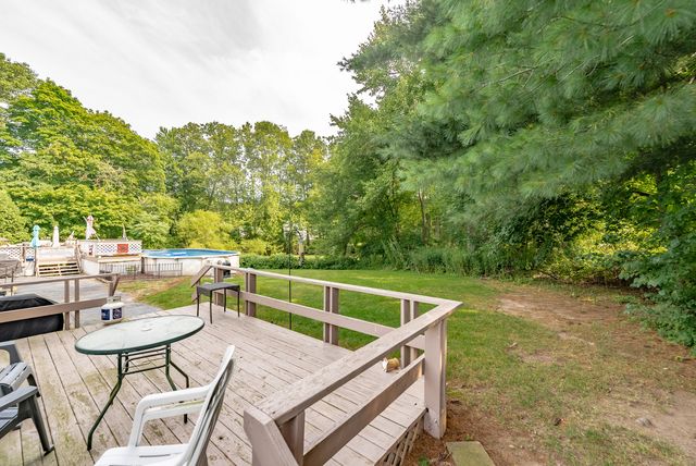 15 Roarke Road, North Haven, CT 06473