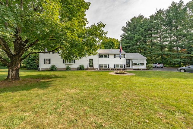 15 Roarke Road, North Haven, CT 06473