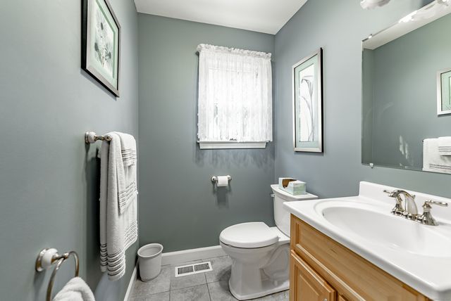 15 Roarke Road, North Haven, CT 06473