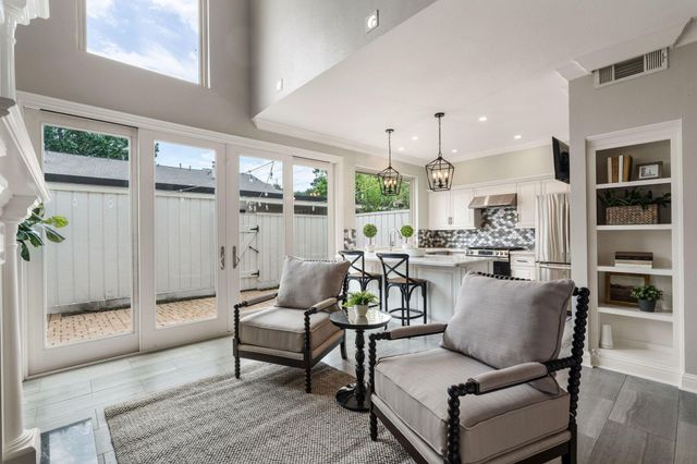 5913 Sugar Hill Drive 225, Houston, TX 77057