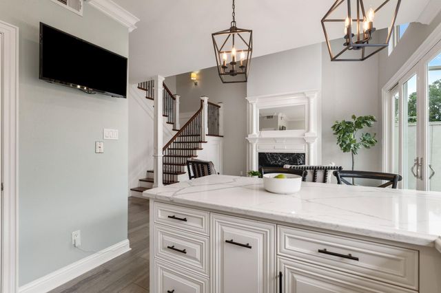 5913 Sugar Hill Drive 225, Houston, TX 77057