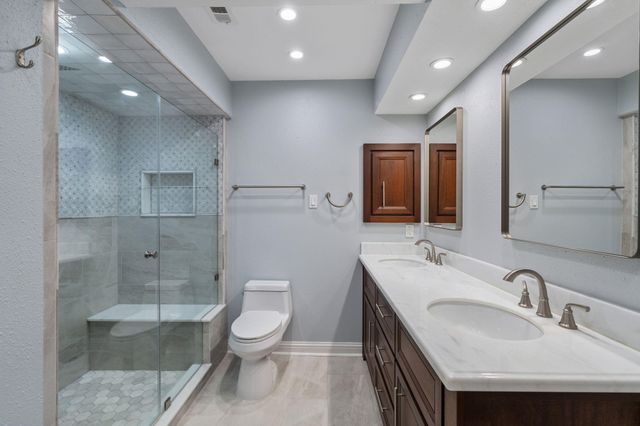 5913 Sugar Hill Drive 225, Houston, TX 77057