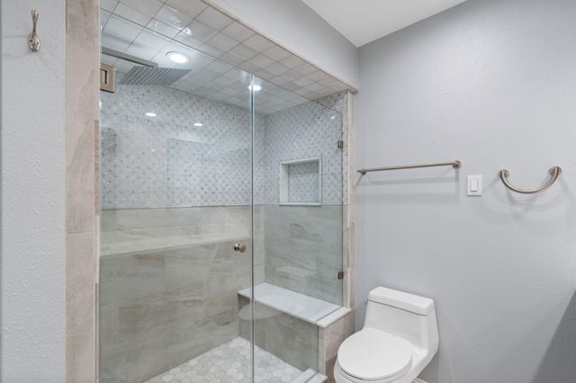 5913 Sugar Hill Drive 225, Houston, TX 77057