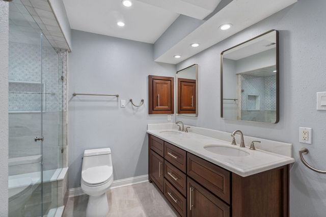 5913 Sugar Hill Drive 225, Houston, TX 77057