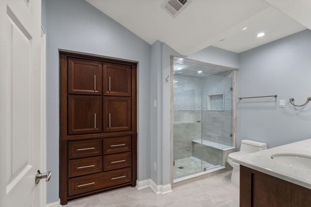5913 Sugar Hill Drive 225, Houston, TX 77057