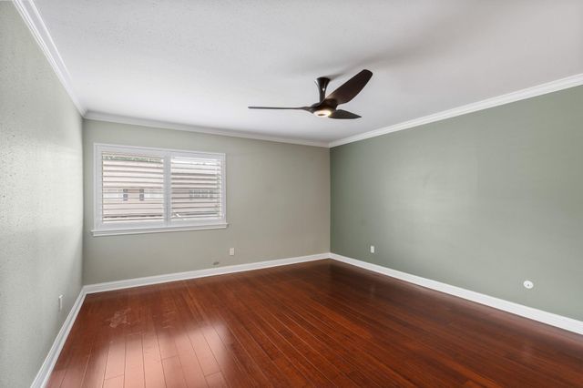 5913 Sugar Hill Drive 225, Houston, TX 77057