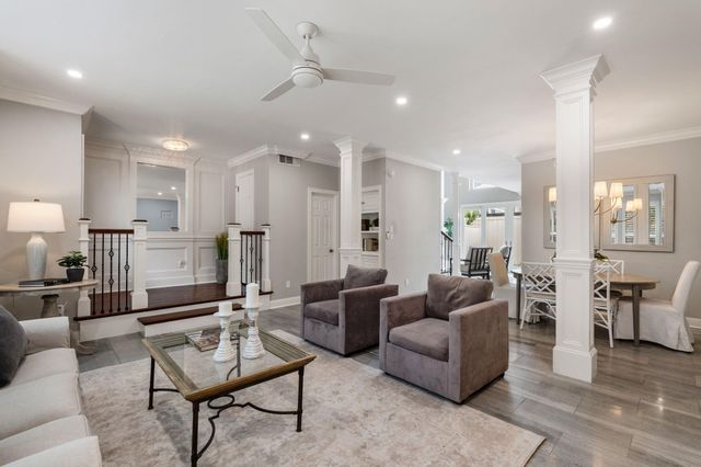 5913 Sugar Hill Drive 225, Houston, TX 77057