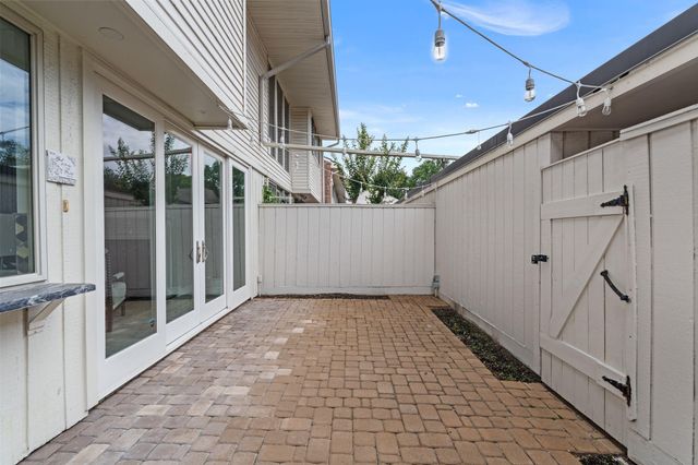 5913 Sugar Hill Drive 225, Houston, TX 77057