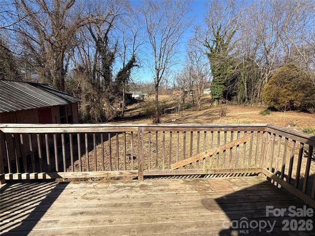 712 Griffin Avenue NW, Valdese, NC 28690