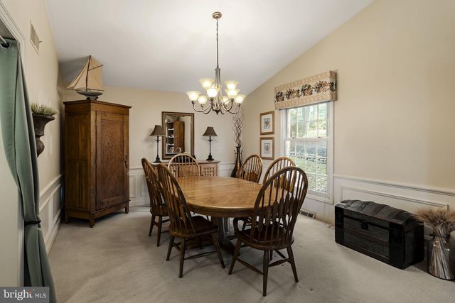 691 MARLOW DR, York, PA 17402