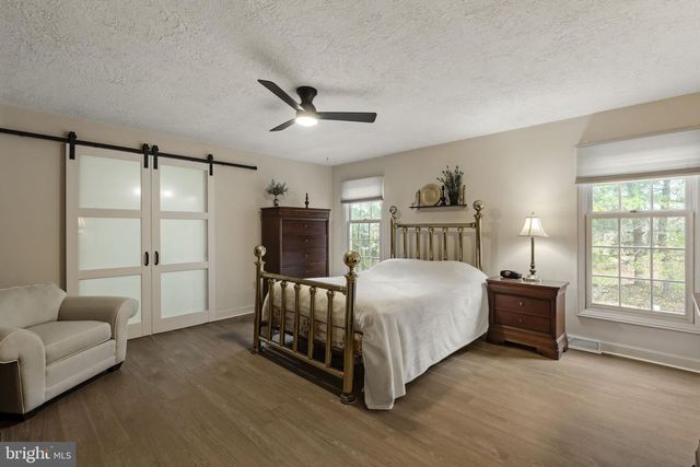 691 MARLOW DR, York, PA 17402