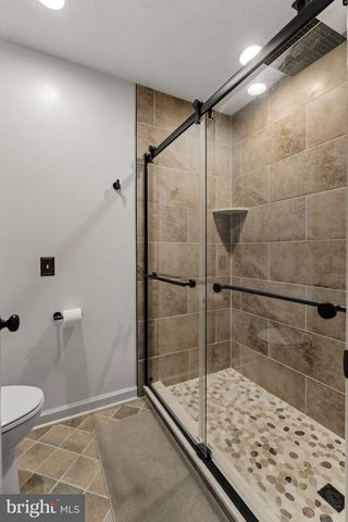 691 MARLOW DR, York, PA 17402