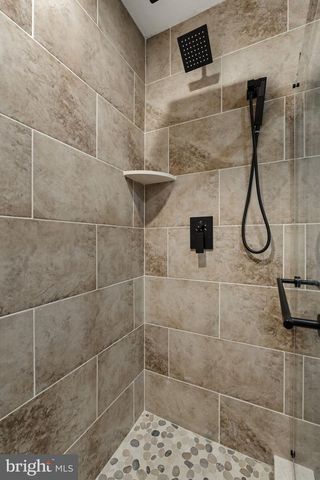 691 MARLOW DR, York, PA 17402