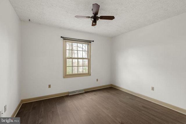 691 MARLOW DR, York, PA 17402