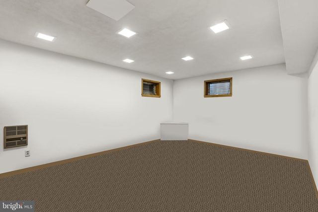 691 MARLOW DR, York, PA 17402