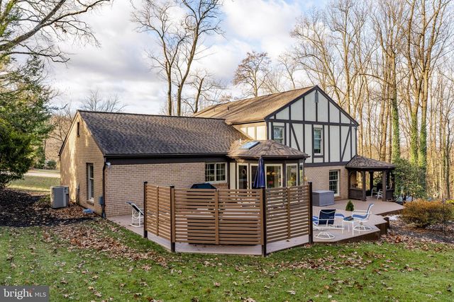 691 MARLOW DR, York, PA 17402