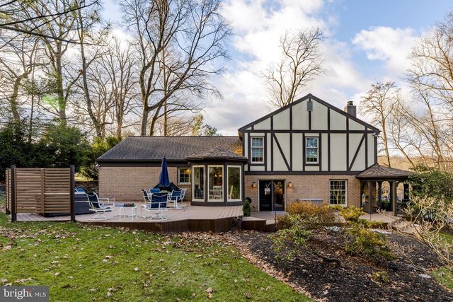 691 MARLOW DR, York, PA 17402