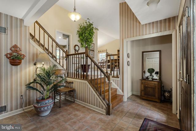 691 MARLOW DR, York, PA 17402