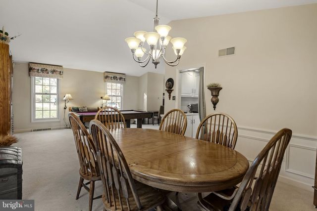 691 MARLOW DR, York, PA 17402